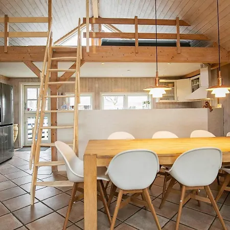 10 Person Holiday In Otterup *